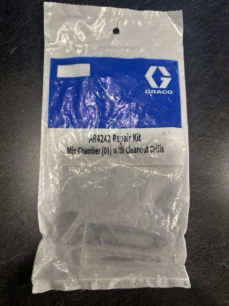 Graco 4242 Mixing Chamber With Clean Out Bits