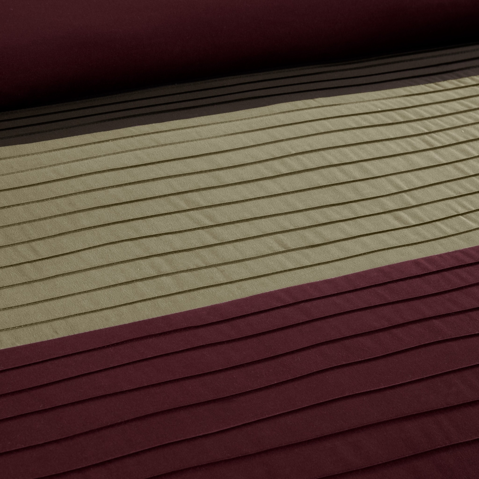 Chezmoi Collection 7-Piece Pleated Stripe Bed in a Bag Comforter Set with Sheets