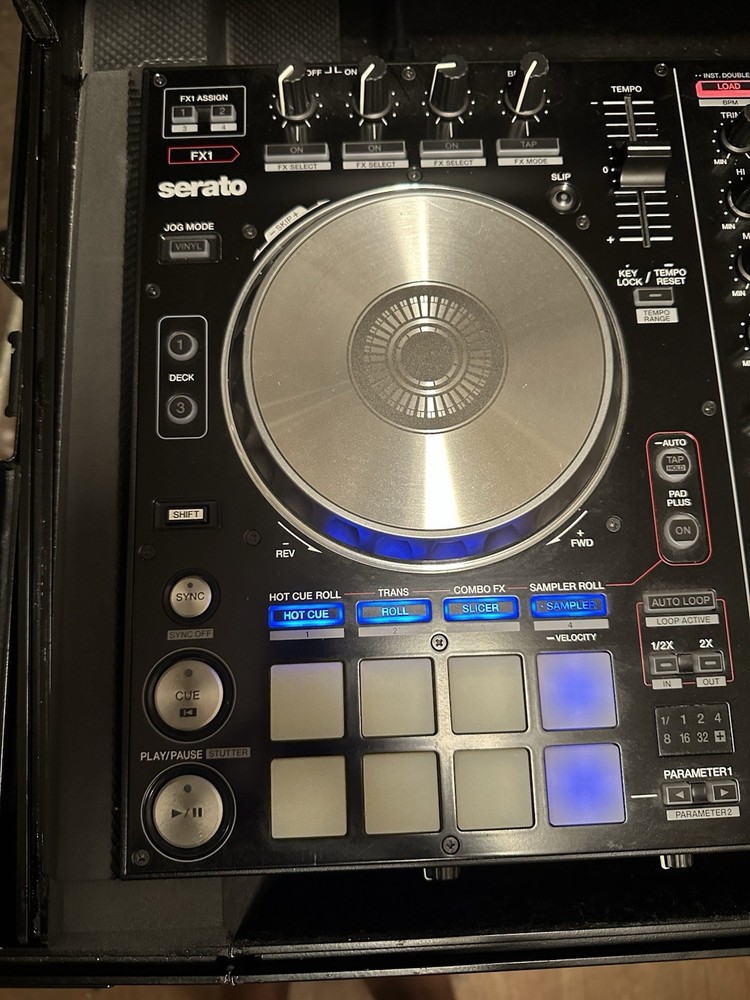 Pioneer DDJ-SR Digital DJ Controller with Case