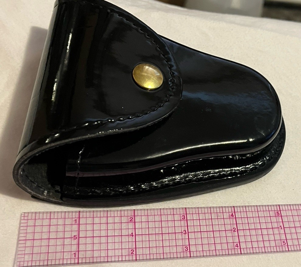 Gould & Goodrich H70 handcuff case black leather triangular snap button closure