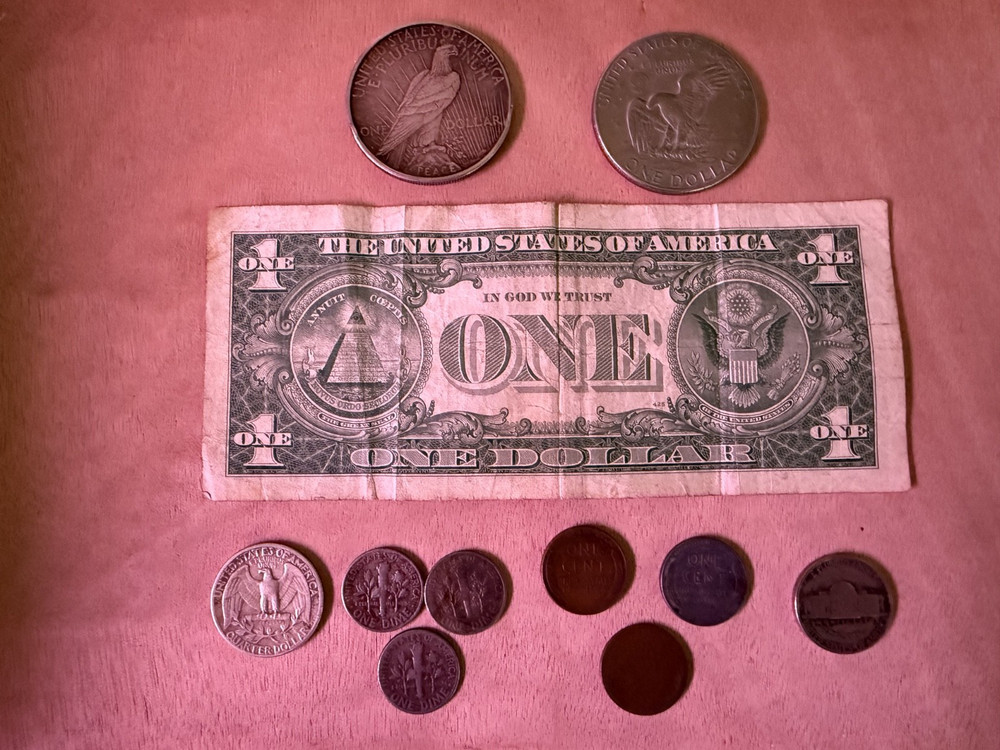 1922 Liberty silver dollar mixed lot
