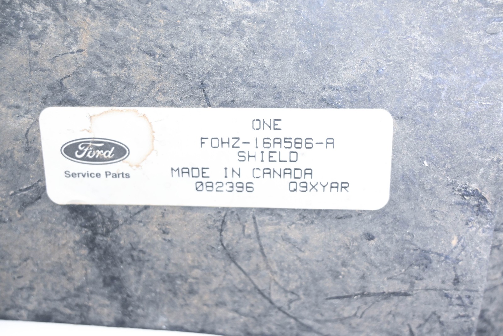 New OEM Ford FOHZ-16A586-A Front Wheel SPLS RR Freightliner Shield NOS