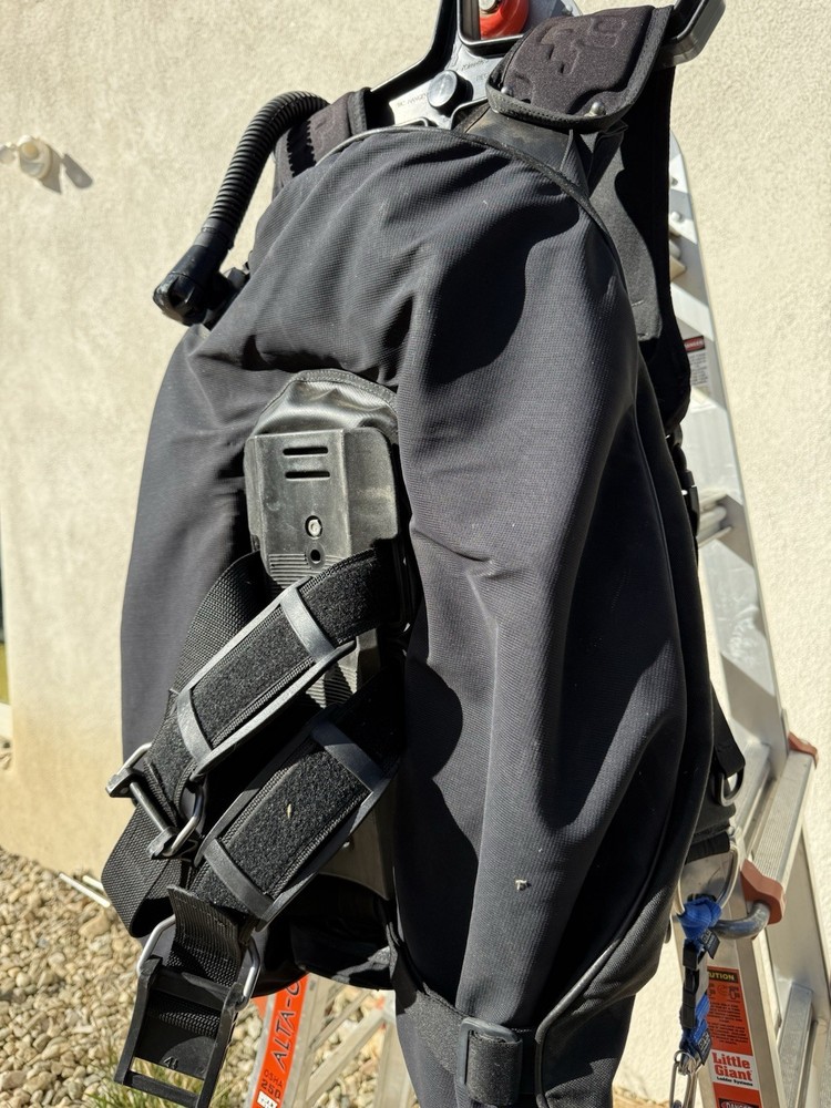 Dacor Rig 2 Scuba BCD – Size Large – Jacket Style – Great Condition Lightly Used