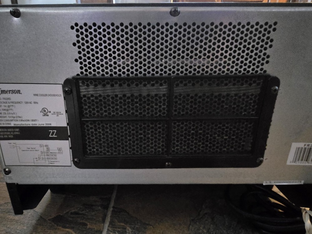 Emerson Model FR23RD 8 Bottle Wine Refrigerator Red Works