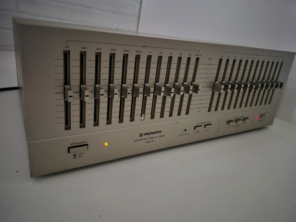 Vintage Pioneer SG-9 Stereo Graphic Equalizer Powers On Read Description