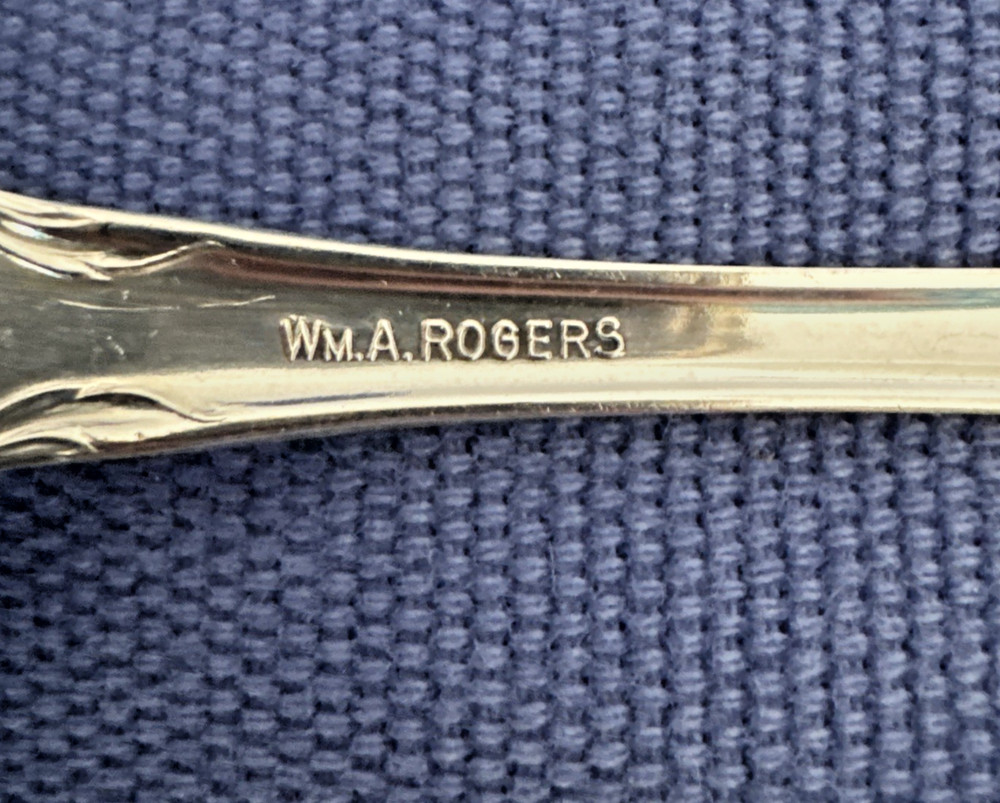 Wm Rogers/Oneida CHALICE HARMONY Pattern Cold Meat Serving Fork 8-1/8”
