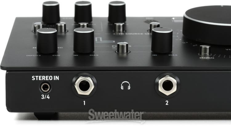 Behringer Studio L High-end Studio Control with VCA Control and USB Audio