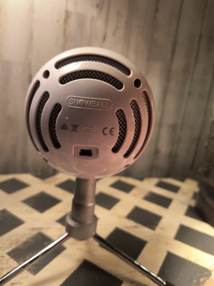 Blue Snowball iCE USB Microphone White Adjustable Stand/Mount