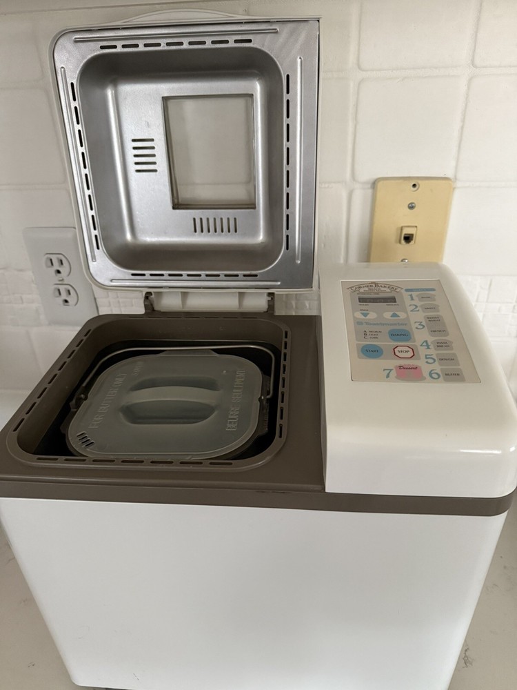 Toastmaster Corner Bakery Automatic Bread Maker Machine Model 1170S Butter Cover