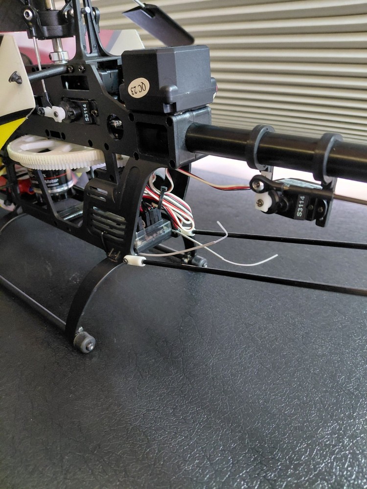 Heli-Max AXE 400 3D RTF Helicopter