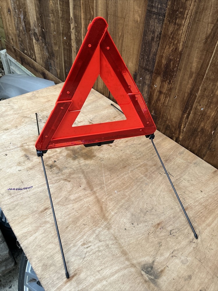 Audi A4 B7 Cabriolet Warning Breakdown Triangle 4B5860251E