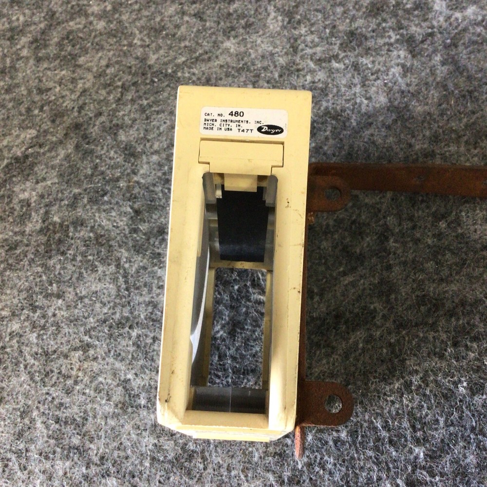 Dwyer Instruments 480 Vaneometer Swing Vane Anemometer Used