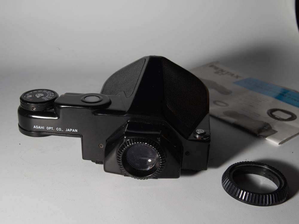 Pentax 67, 6x7 Metered Prism - Includes manual - shutter ring coupler - Tested