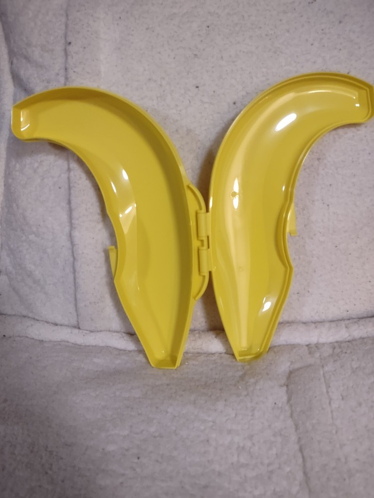 Tupperware Banana Keeper 6167 6168 Lunch Container