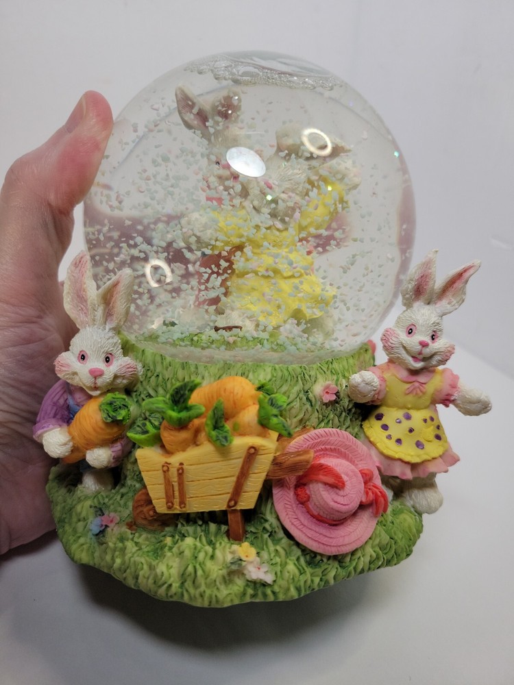 Easter Bunny Snow Globe Plays "Easter Parade" Works Great EUC Very Cute