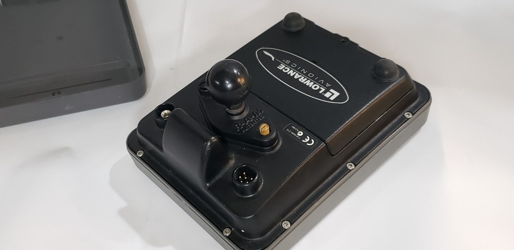 Lowrance Avionics Airmap 2000c