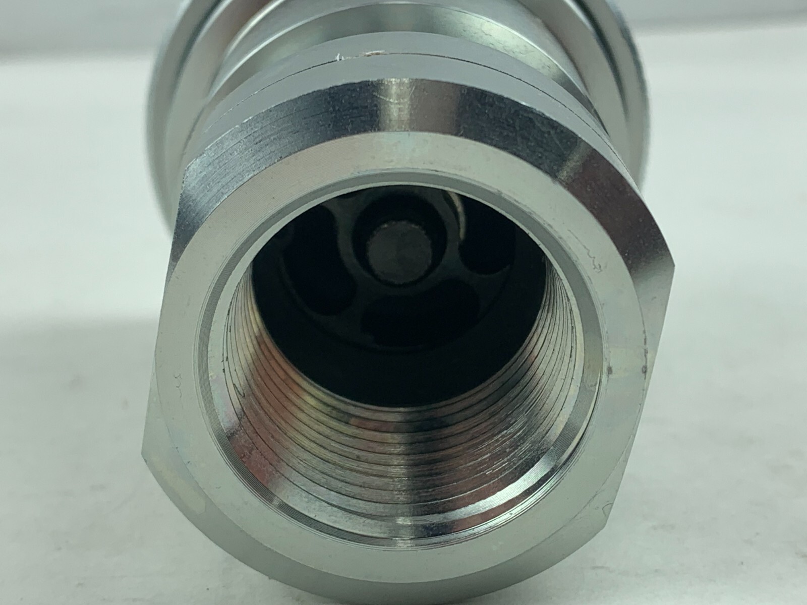 Hydraulic Quick Disconnect ISO B HNV1F Female Poppet Coupler