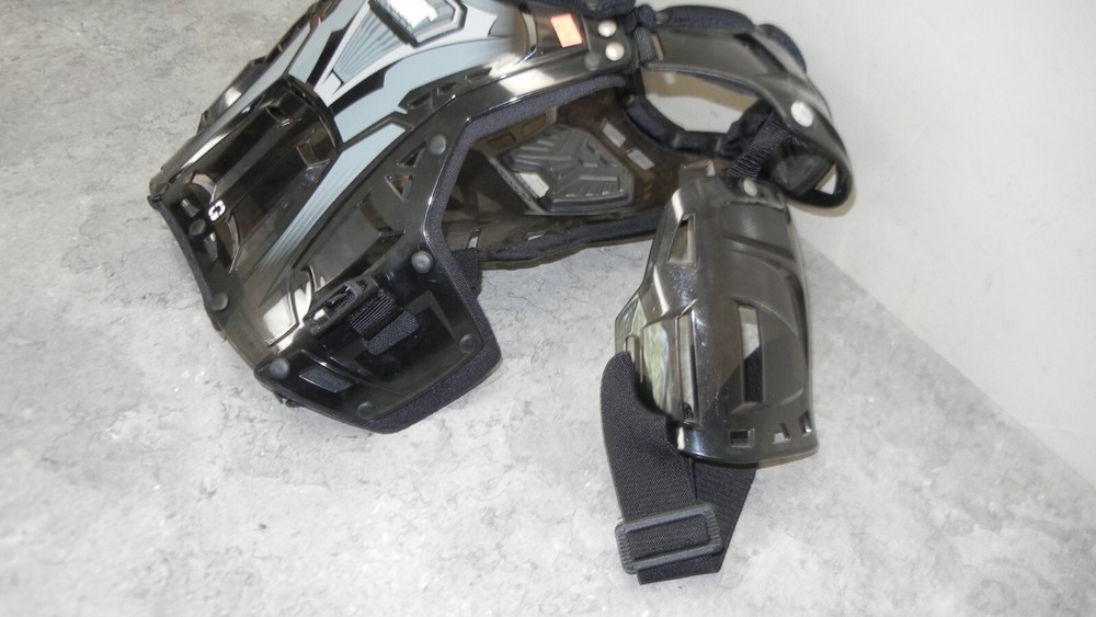 THOR CHEST QUADRANT PROTECTOR NOS YOUTH 60-100 LBS