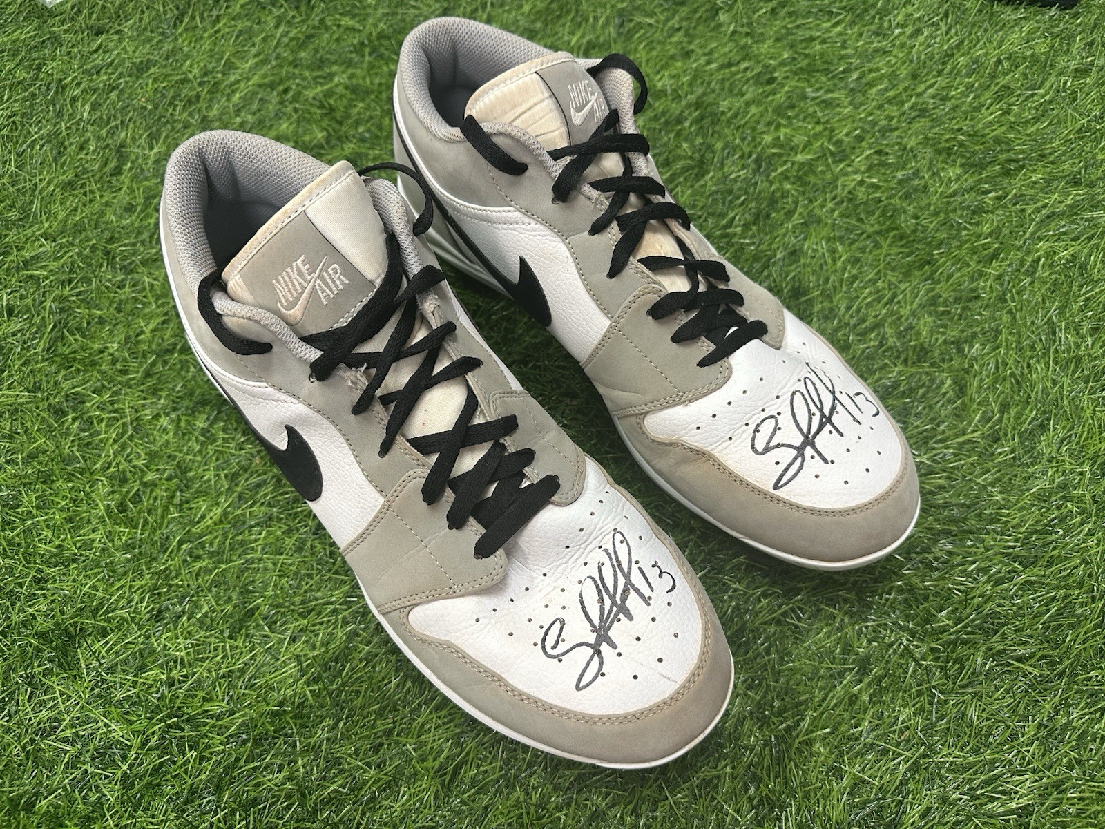 Salvador Perez Kansas City Royals Game Used Cleats 2024 Nike Jordan 1 GUG LOA