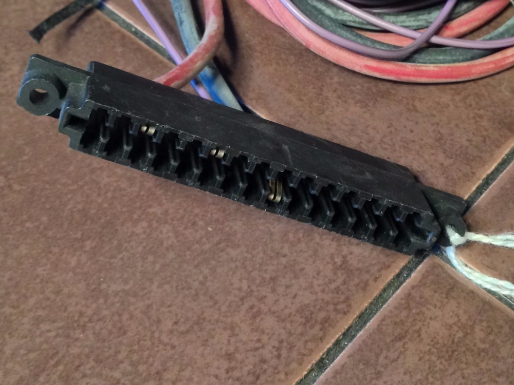 King KR-87 Connector with wires