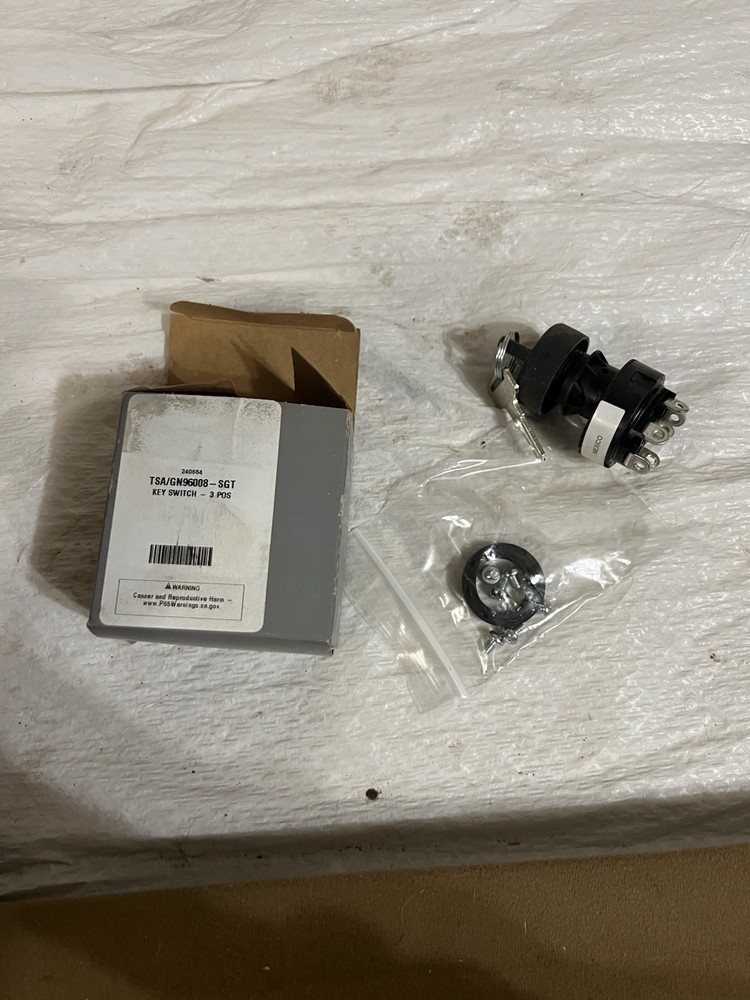 Total Source Genie 96008GT 3 Position Key Switch New In Box