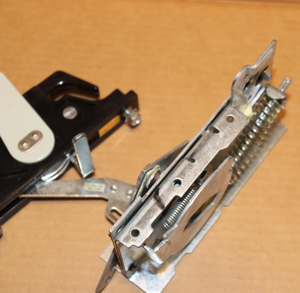One Replacement Handle Assembly Siemens Motor Starter Combination Enclosure