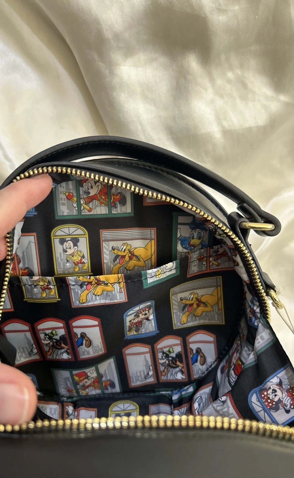 RARE NEW MACYS X LOUNGEFLY 1ST EDITION PARADE MINNIE MOUSE BALLOON AND EARS SET!