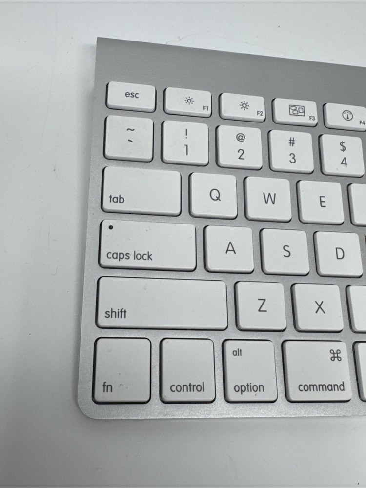 Genuine Apple A1314 Bluetooth Wireless Magic Keyboard Bluetooth TESTED WORKING!