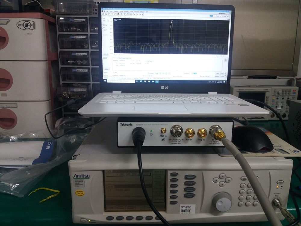 Tektronix RSA607A opt 04 Spectrum Analyzer Real Time