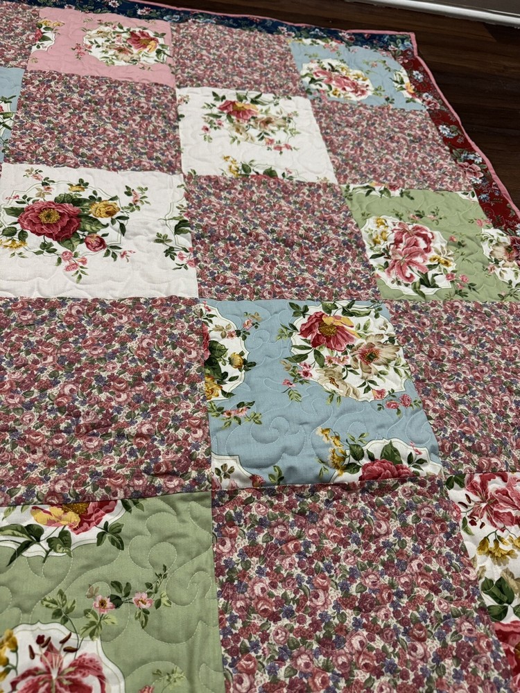 Cottage Chic Floral Patchwork Quilt Bedspread 51x41”