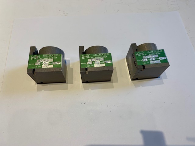 3-Edcliff accelerometers -20 to +20   Model 7-18-3