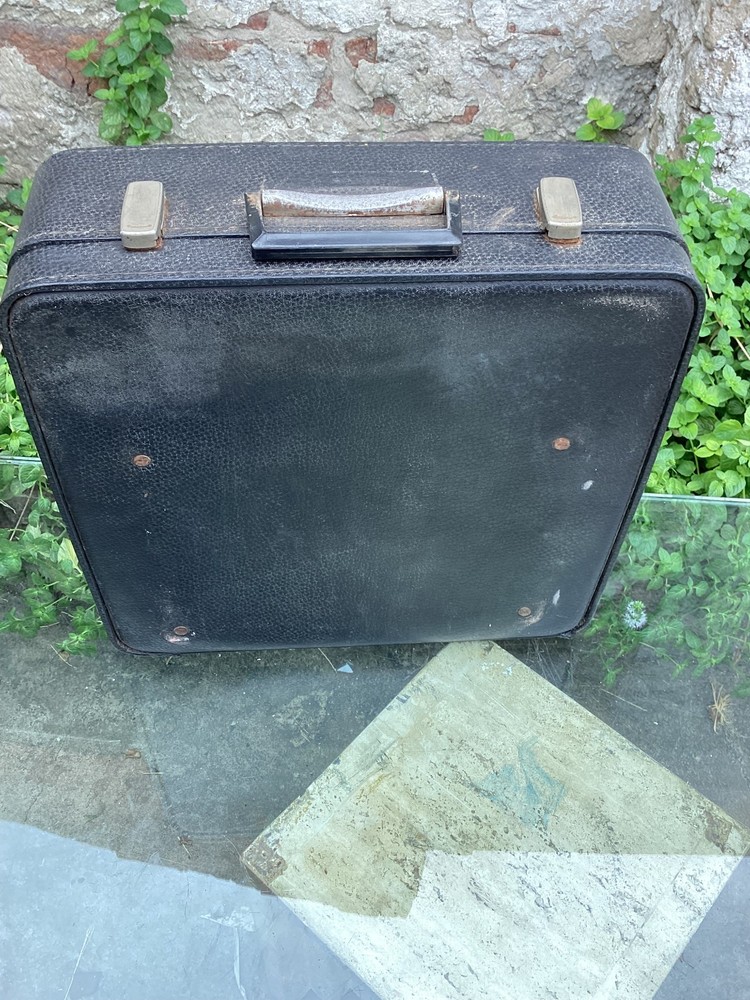 TRIUMPH GABRIELE 35 TYPEWRITER. CURSIVE TYPEFACE. GERMANY 1972