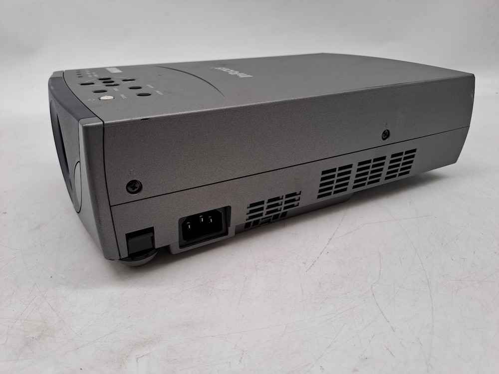 InFocus LP260 3LCD SVGA Digital Multimedia Projector