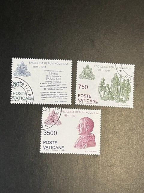 Vatican stamp 882-884 used