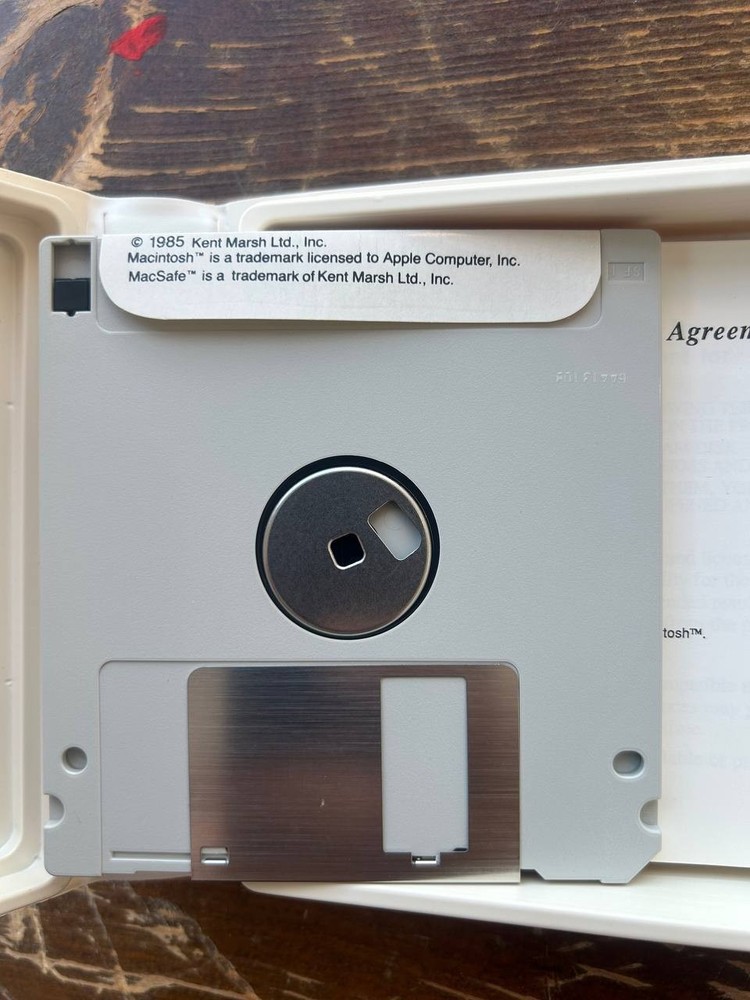 MacSafe Macintosh Security Software 3.5” Floppy Disk w/ Case & Manual