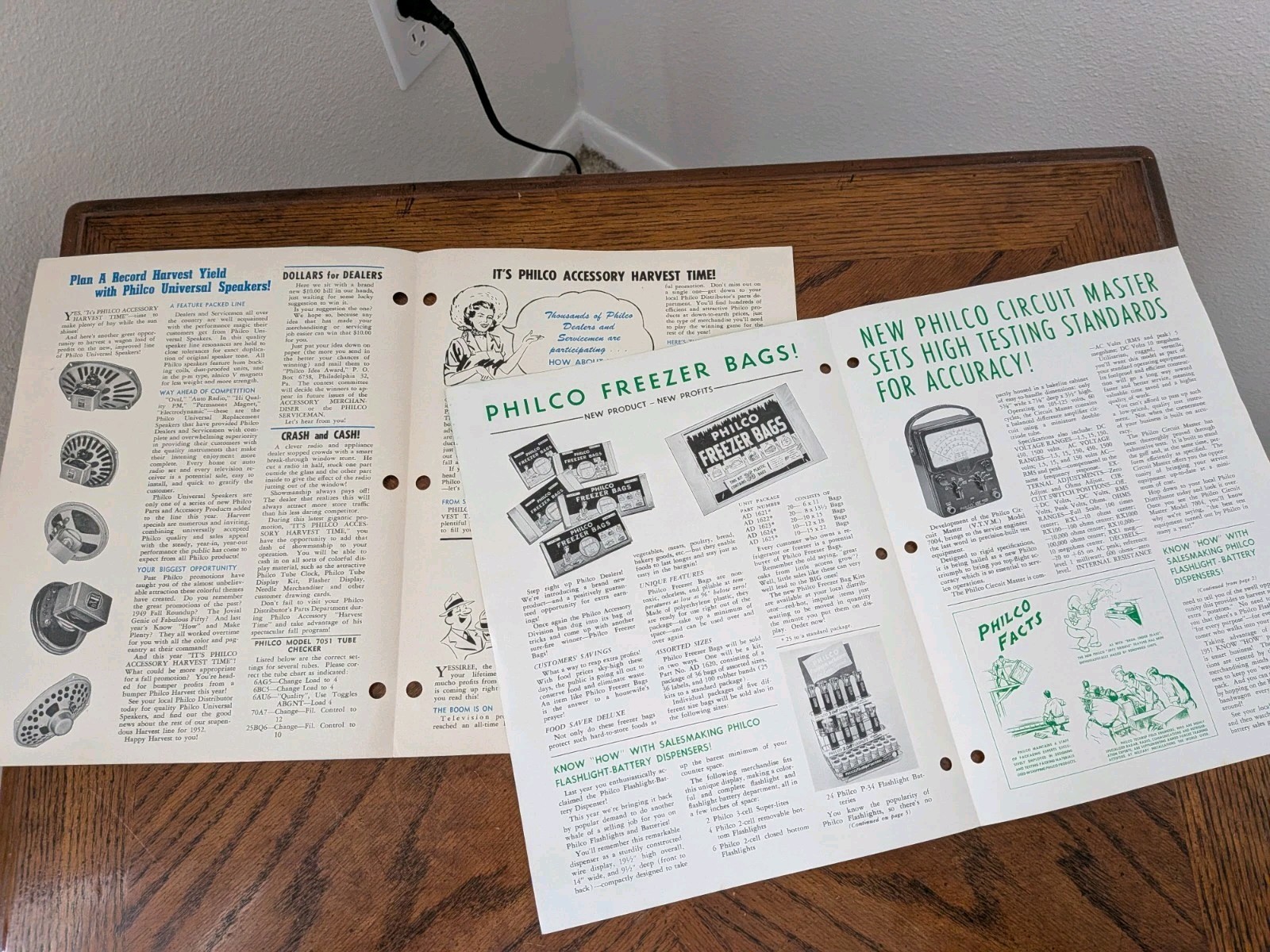 Large Lot Philco Salesman Dealer Advertising Items