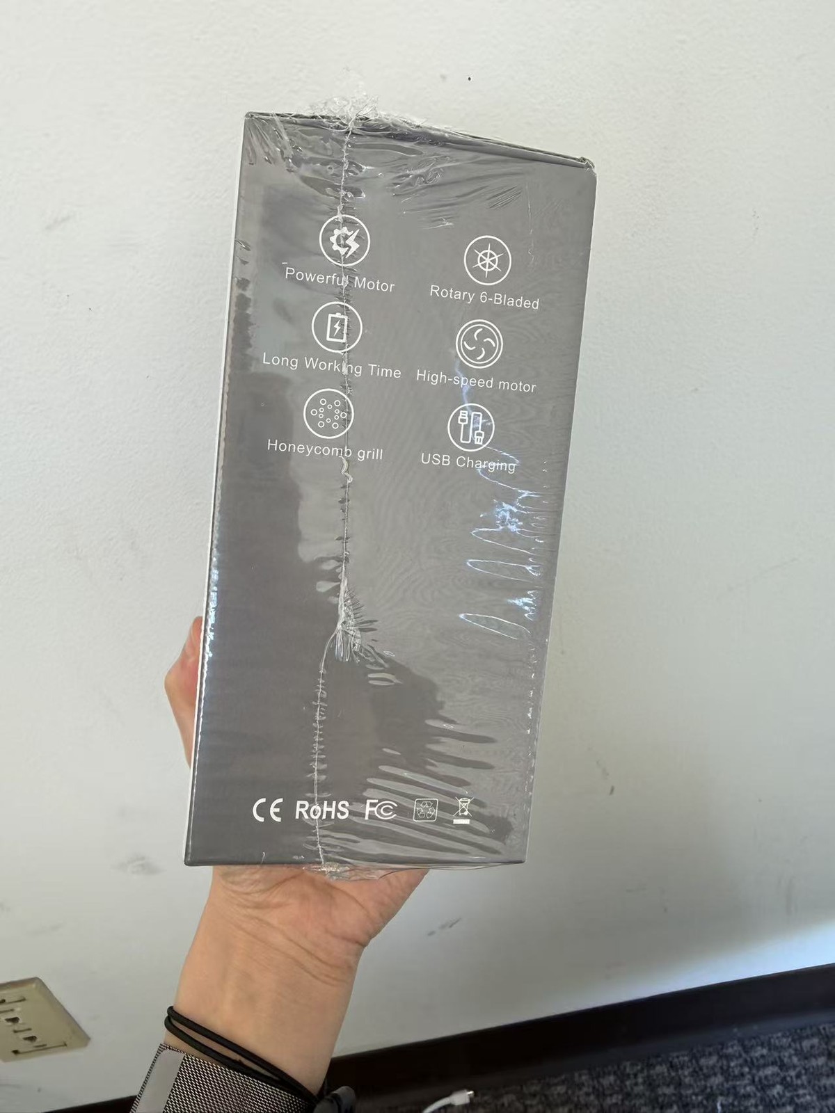 White Electric Lint Remover Shaver M-2 Rechargeable Fabric Fuzz Remover