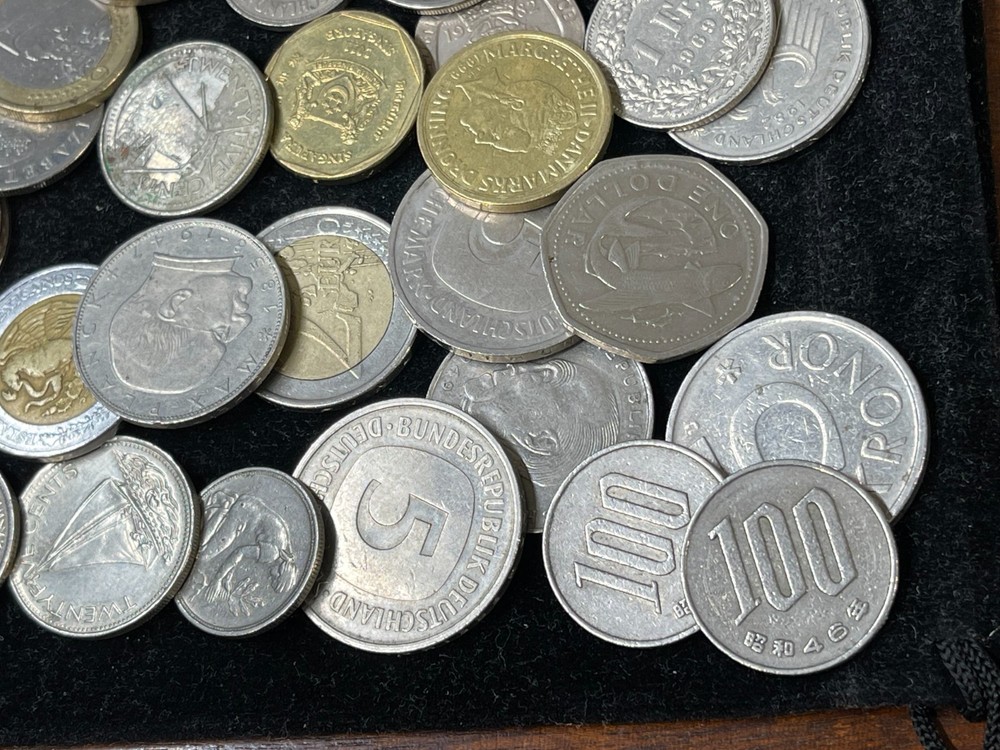 Assorted World Foreign Exchangable Coins Lot 091025