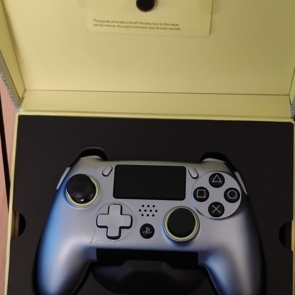 SCUF Vantage Controller Bundle with Carrying Case, Thumbsticks, Stickers, Tools