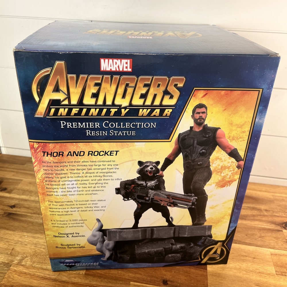 Marvel Premier Avengers Infinity War Thor & Rocket Resin Statue Diamond Select