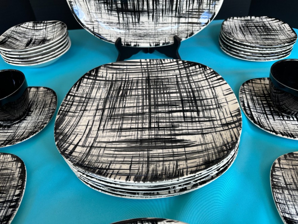 32 Pcs Vintage MCM Edwin Knowles Ebonette Dinnerware Svc for 6 + Serving Pcs