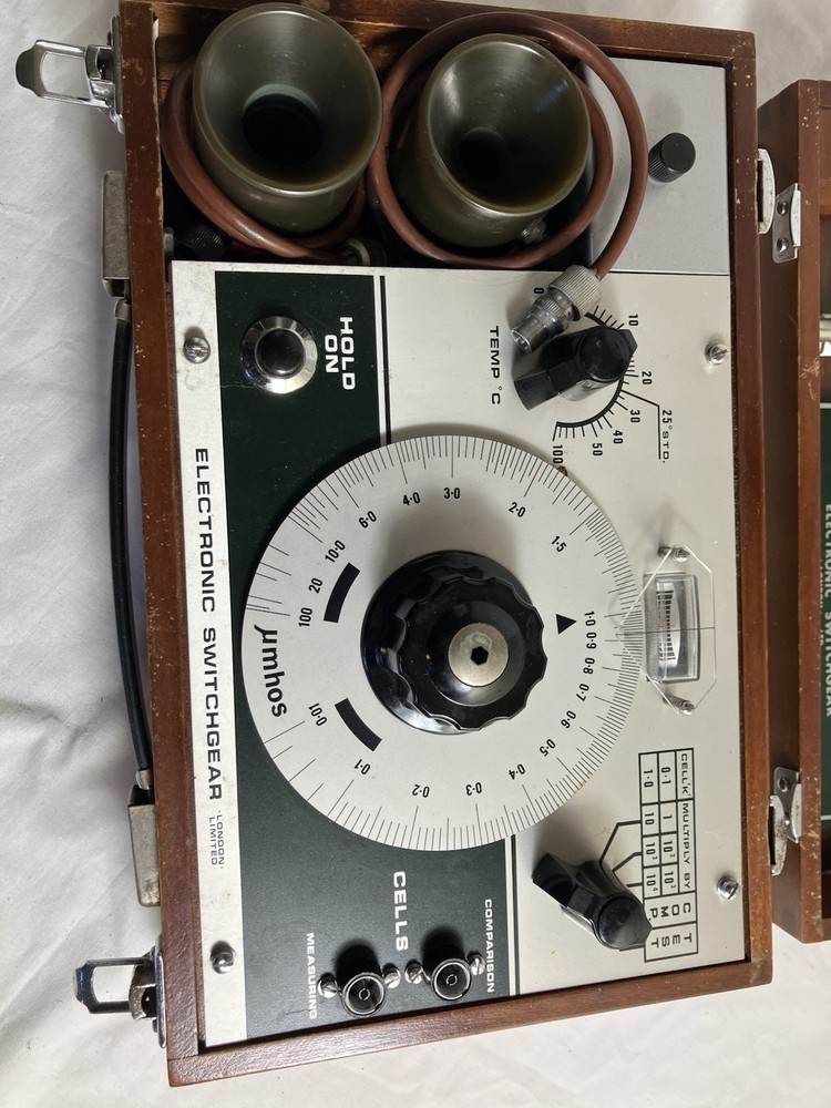 VINTAGE ELECTROLYTIC CONDUCTIVITY MEASURING SET