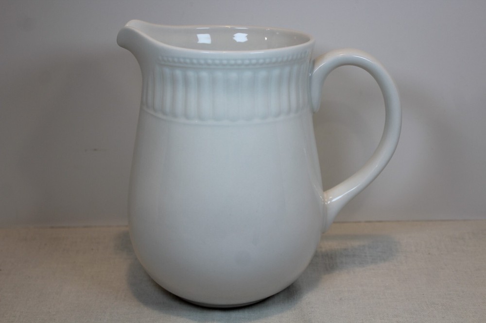Vtg Oneida ARIEL Pattern White Serving Beverage Pitcher