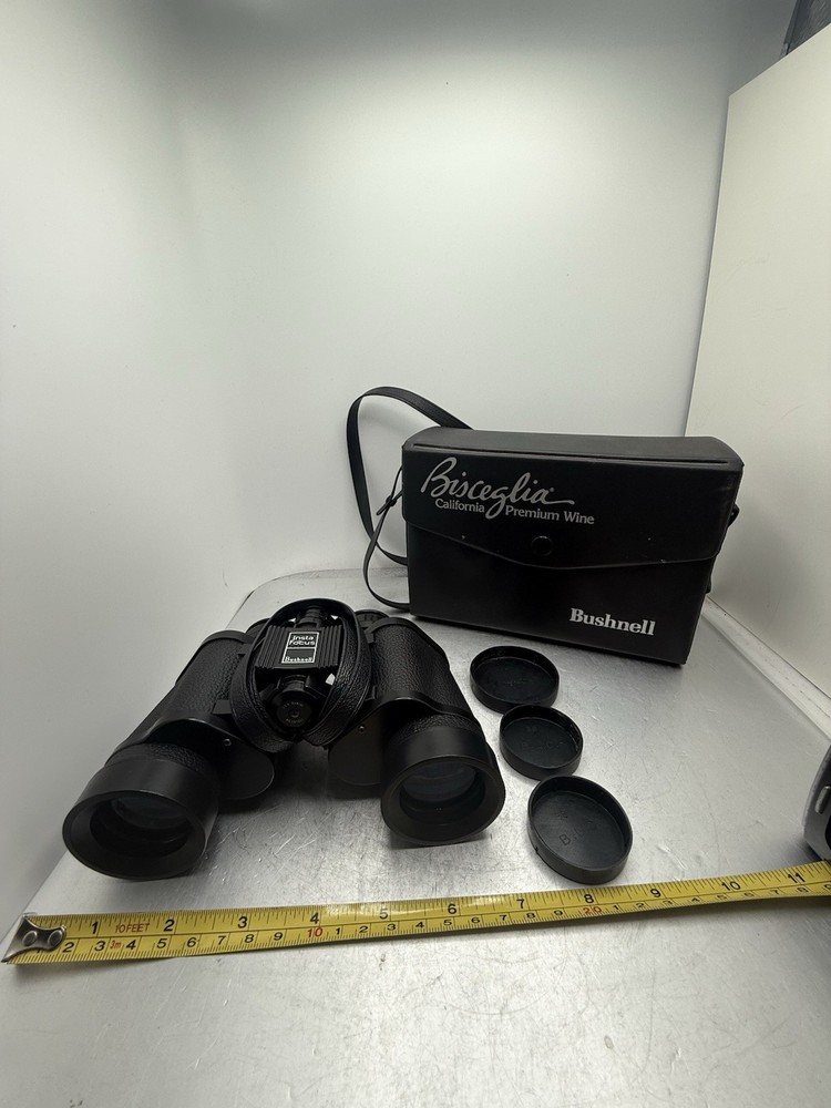 Bushnell binoculars Works With Case Compact And Clear
