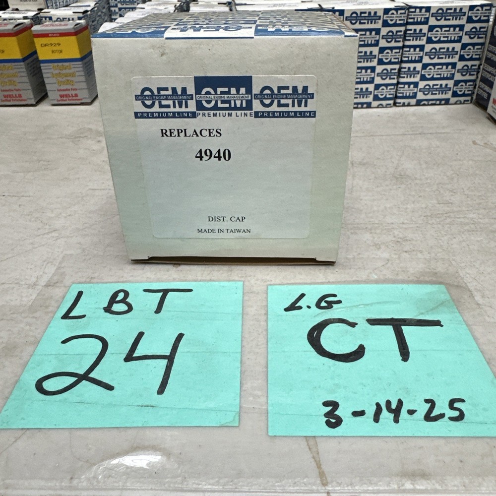 Original Engine Management Distributor Cap 4940