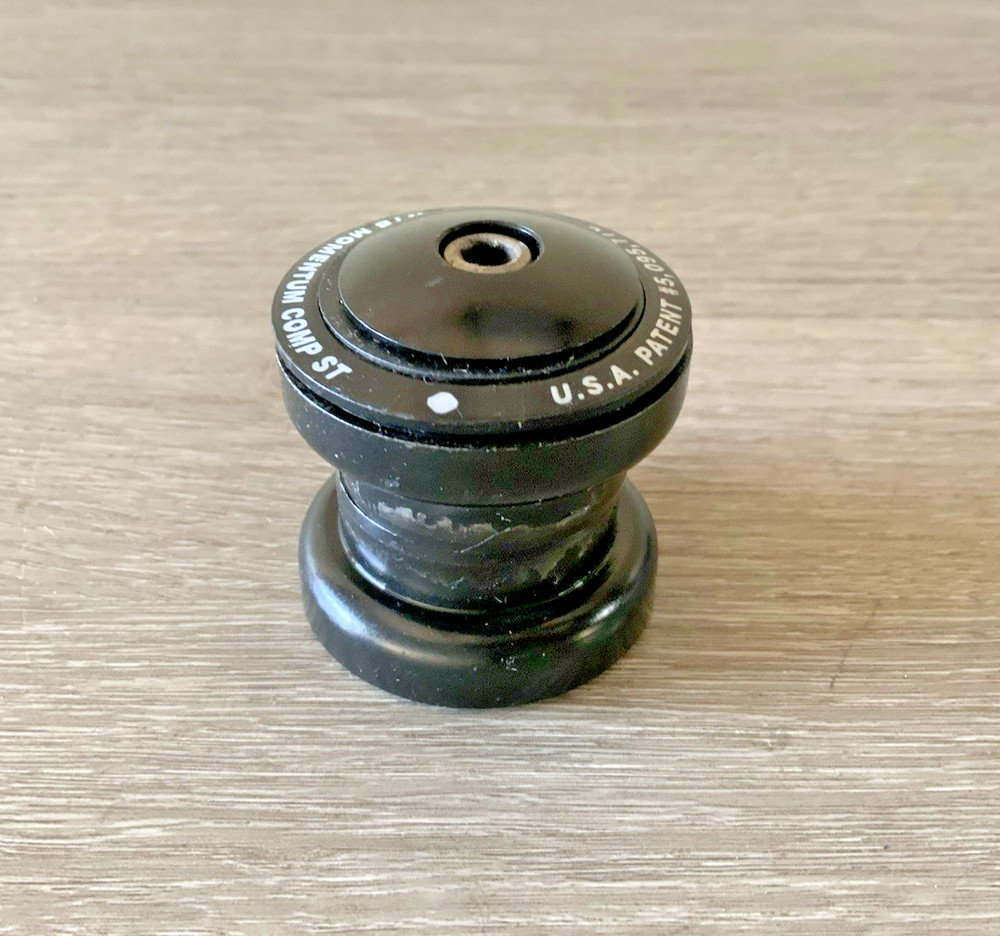WTB MOMENTUM COMP THREADLESS HEADSET 1 1/8 INCH WITH STEM CAP AND BOLT