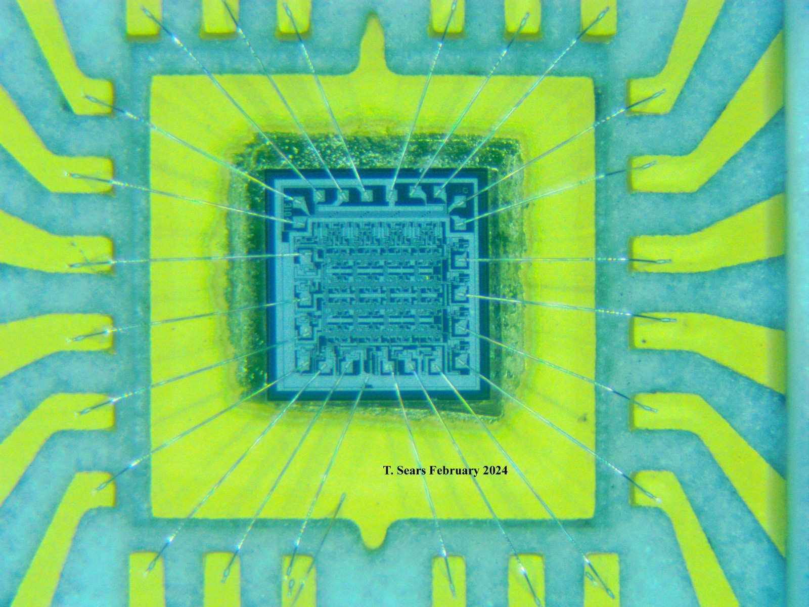 Vintage 1975 Intel C3104 16 bit Content Addressable RAM. White ceramic and gold