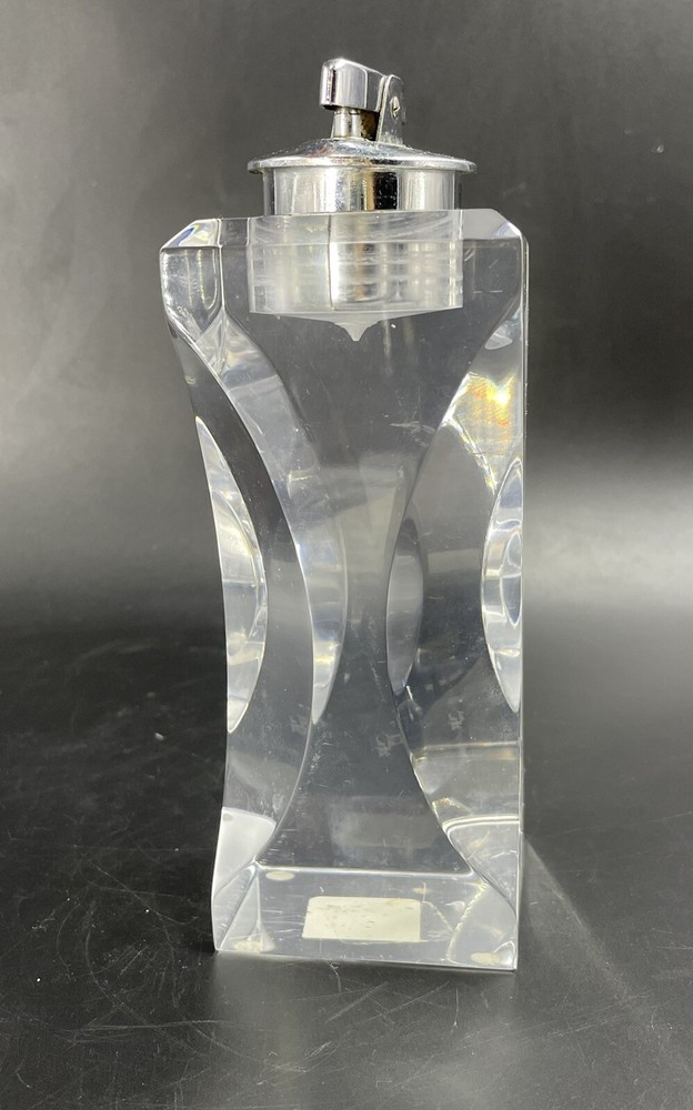 Vrg Ronson Lucite Table Lighter 7"