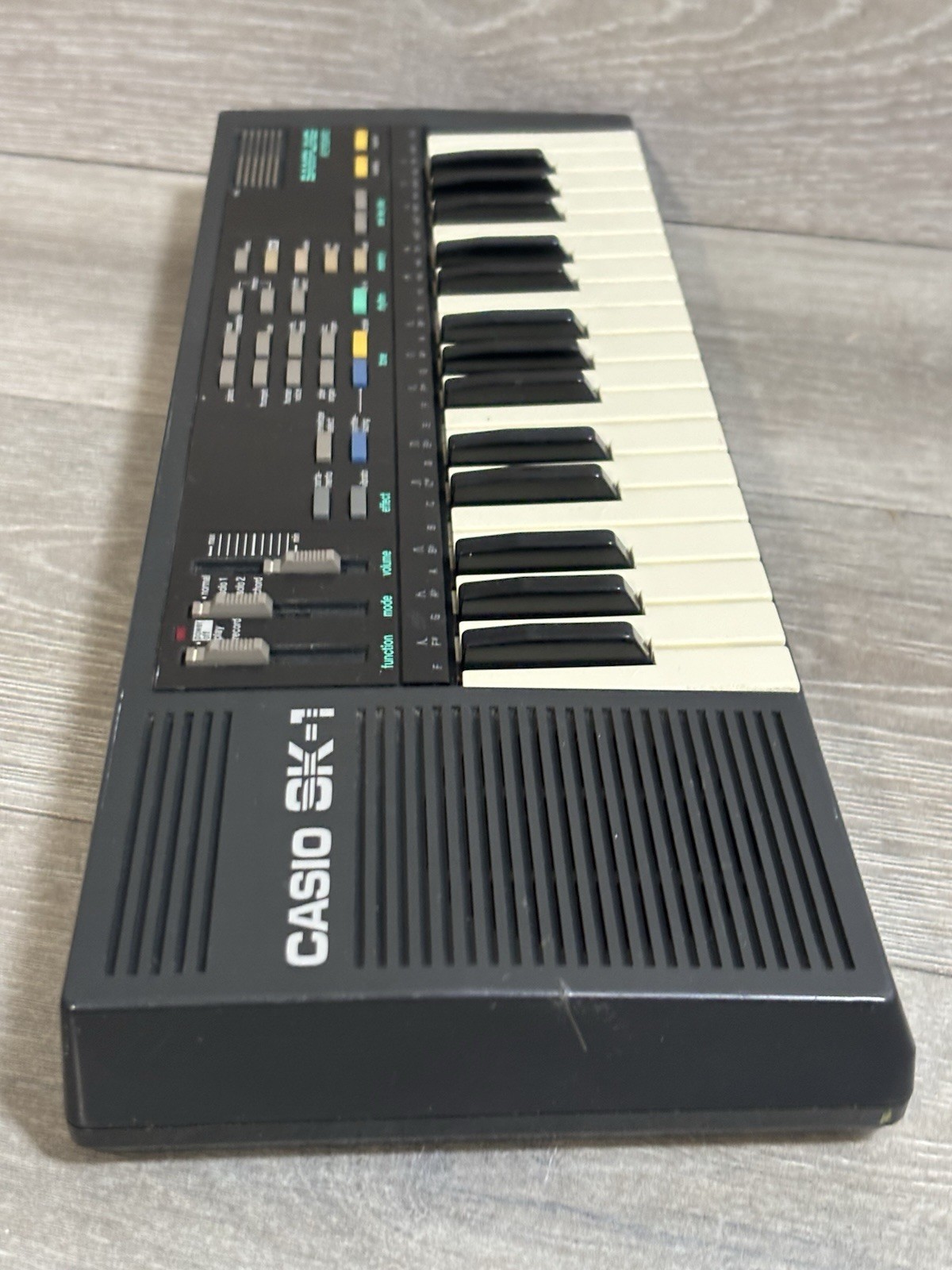 Casio SK-1 Portable 32-Key Sampling Keyboard Used, Free Shipping