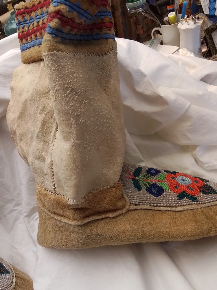 First Peoples Native American High Top Beaded Moccasins Cree Or Ojibwe?